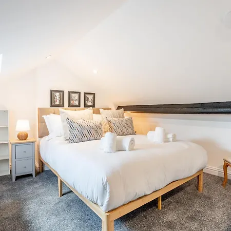 10 Fairfax Street Holiday home *
